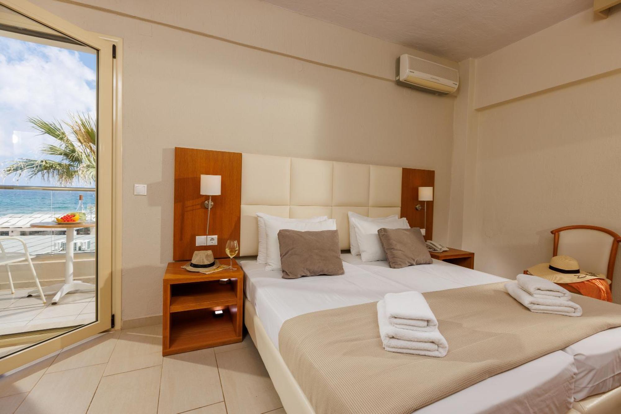 Malia Bay Beach Hotel & Bungalows Esterno foto