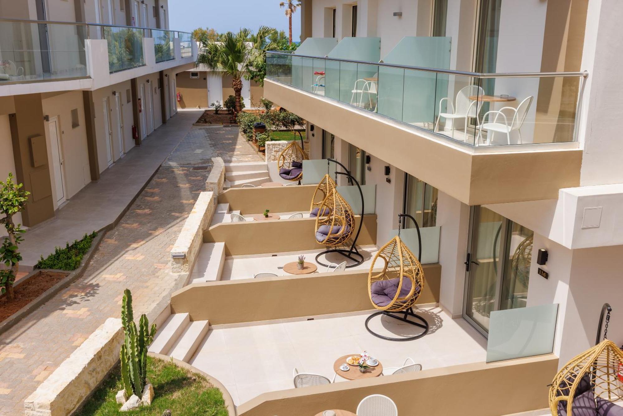 Malia Bay Beach Hotel & Bungalows Esterno foto