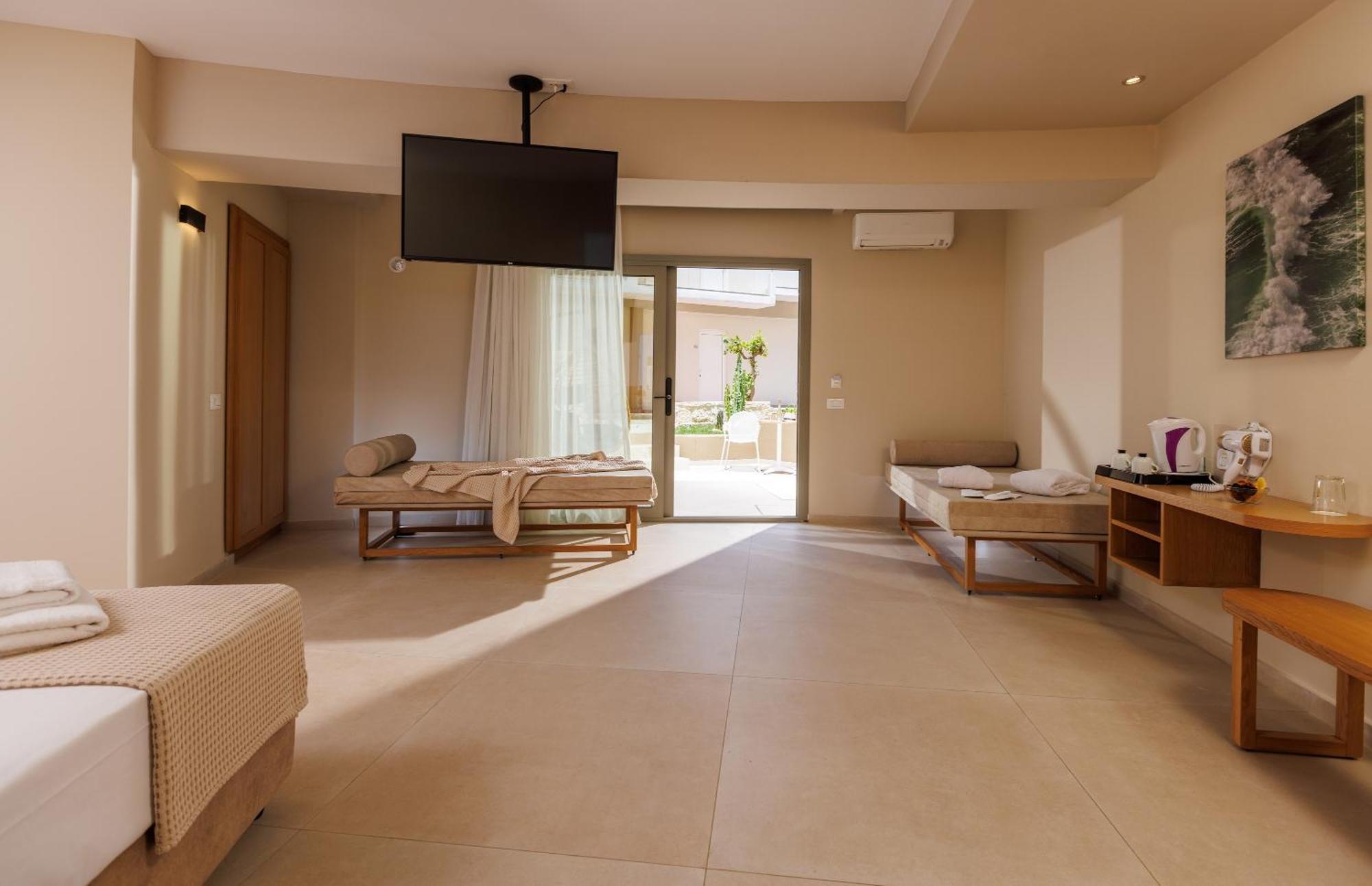 Malia Bay Beach Hotel & Bungalows Esterno foto