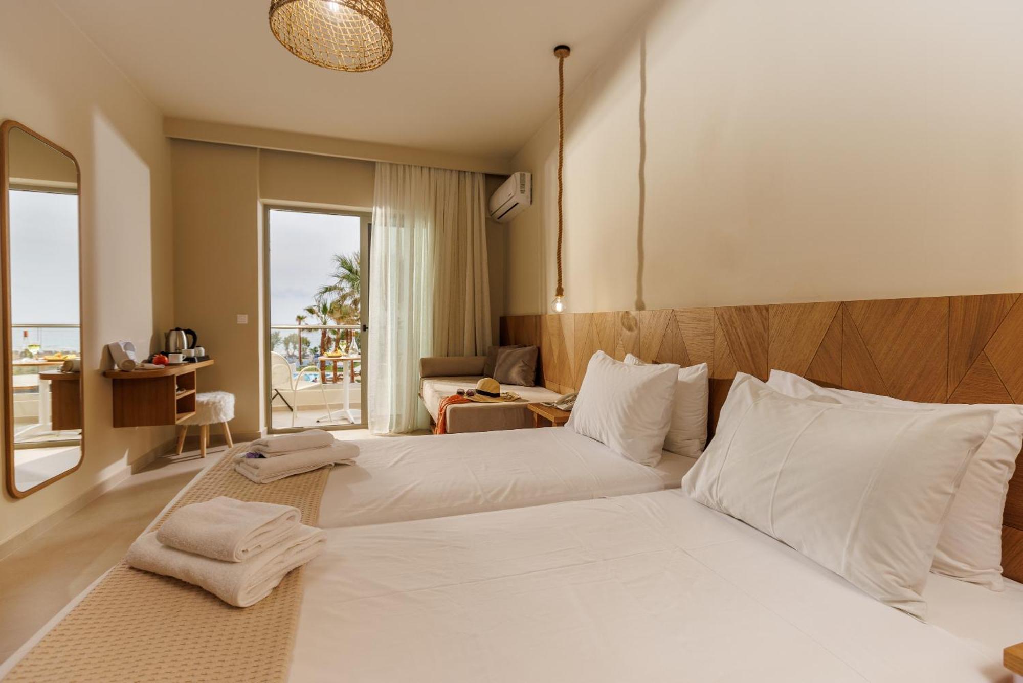 Malia Bay Beach Hotel & Bungalows Esterno foto
