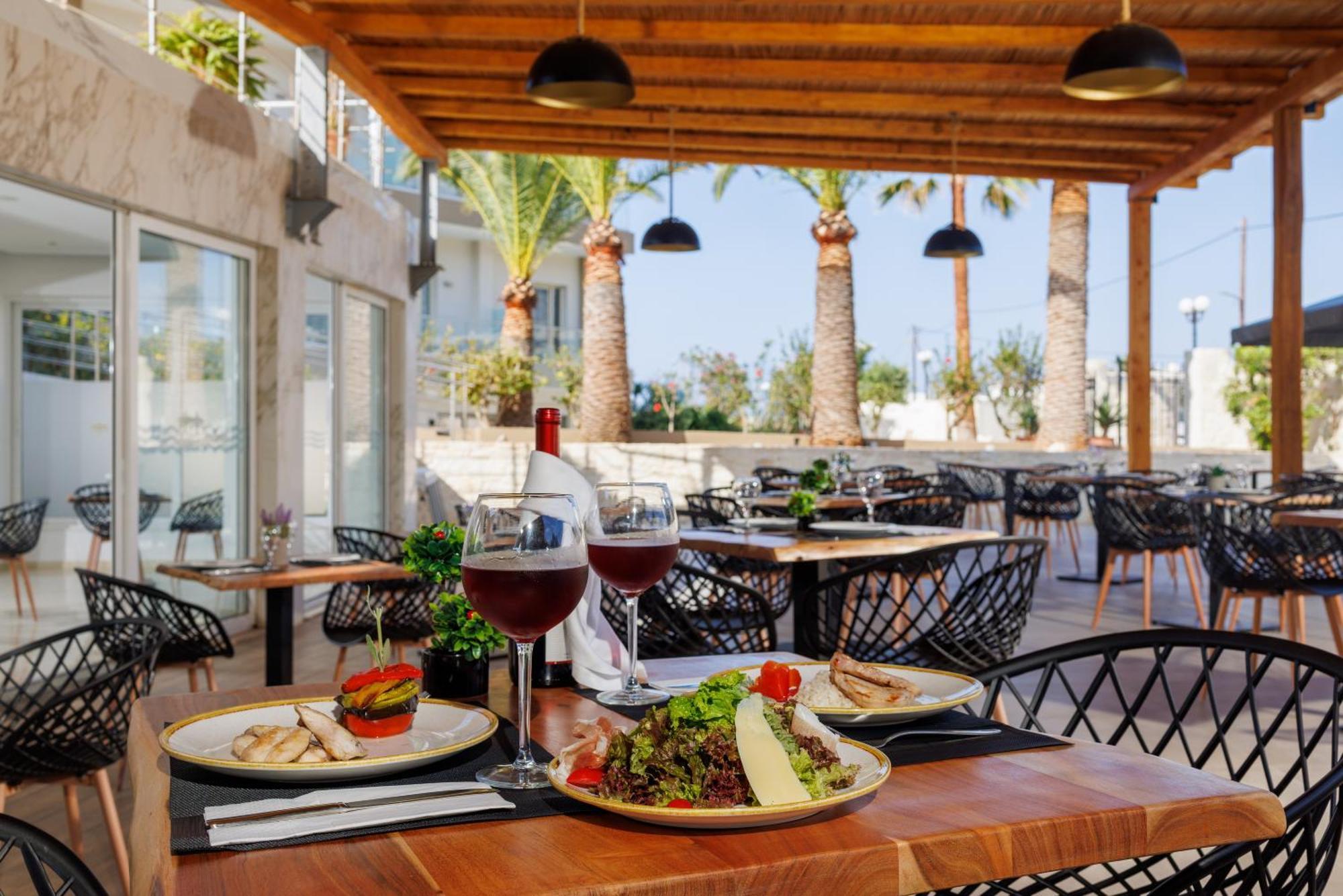 Malia Bay Beach Hotel & Bungalows Esterno foto