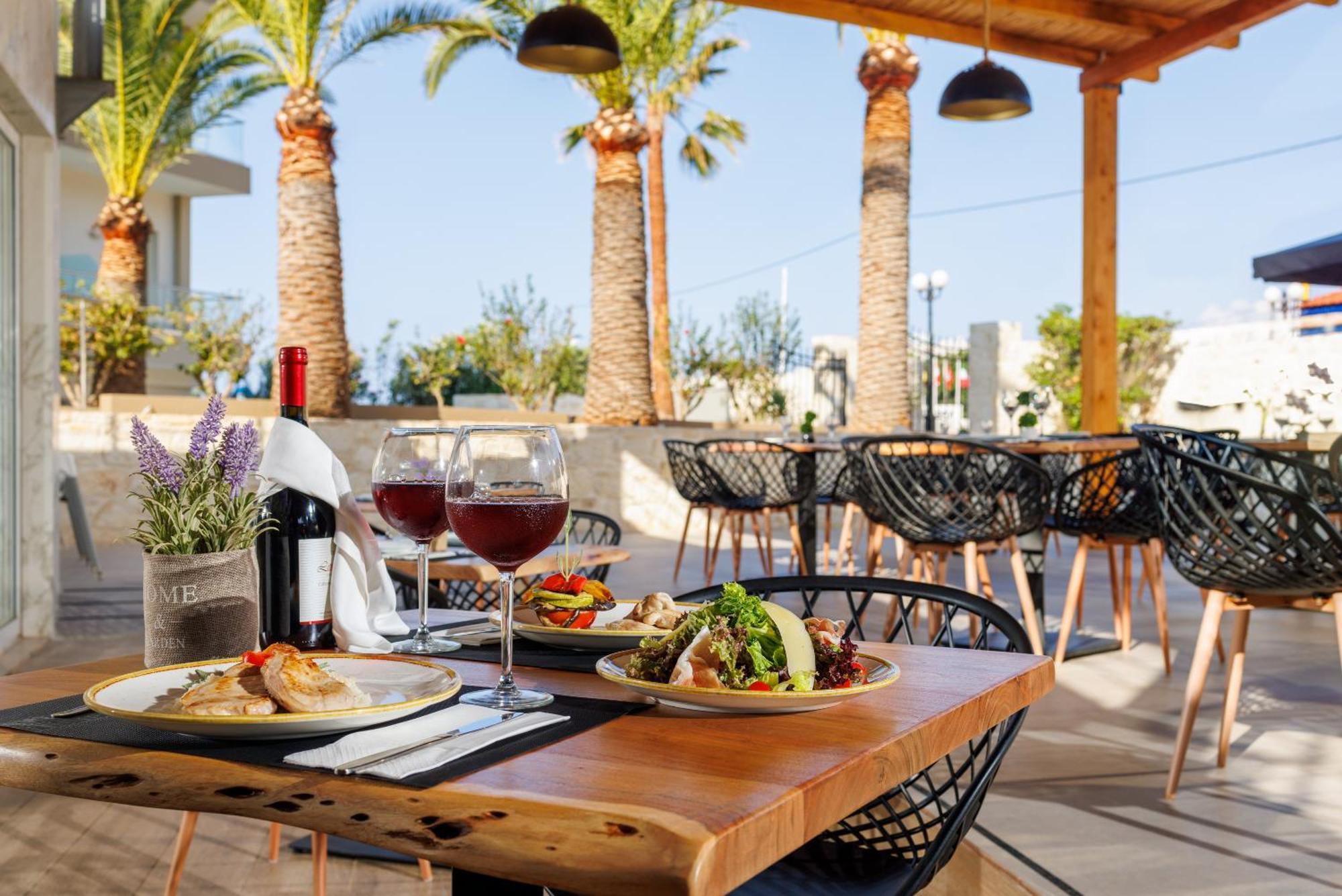 Malia Bay Beach Hotel & Bungalows Esterno foto