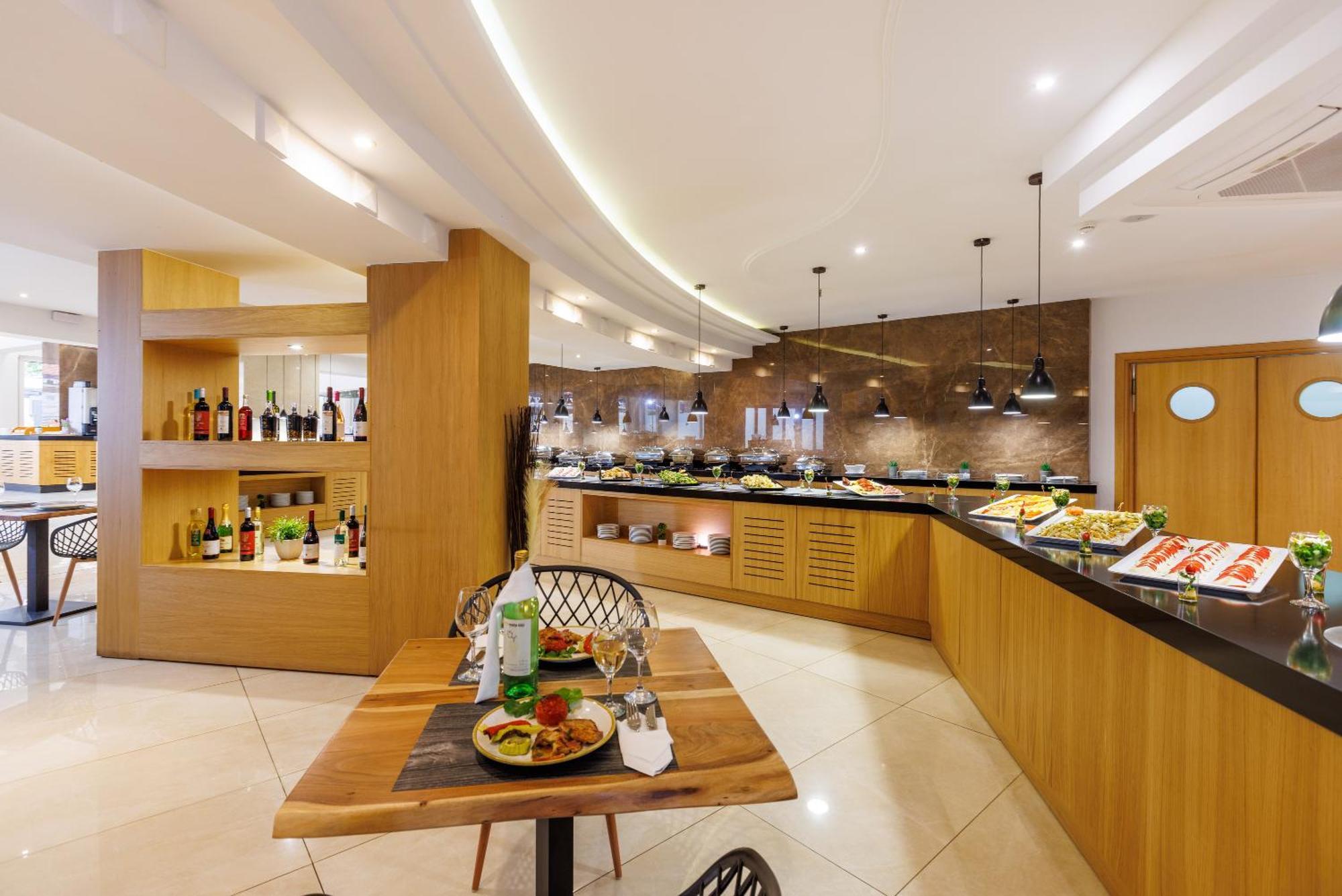 Malia Bay Beach Hotel & Bungalows Esterno foto