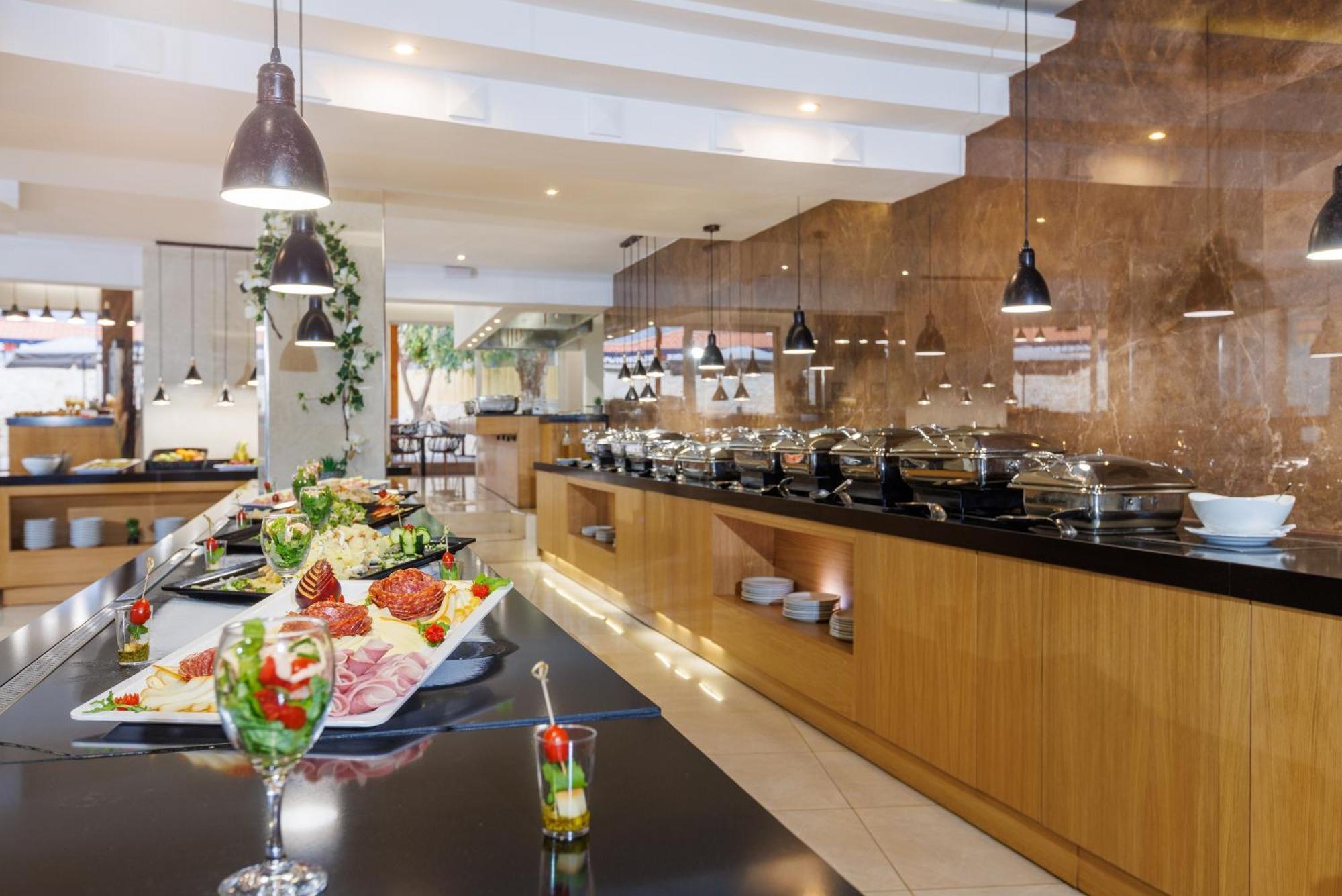 Malia Bay Beach Hotel & Bungalows Esterno foto