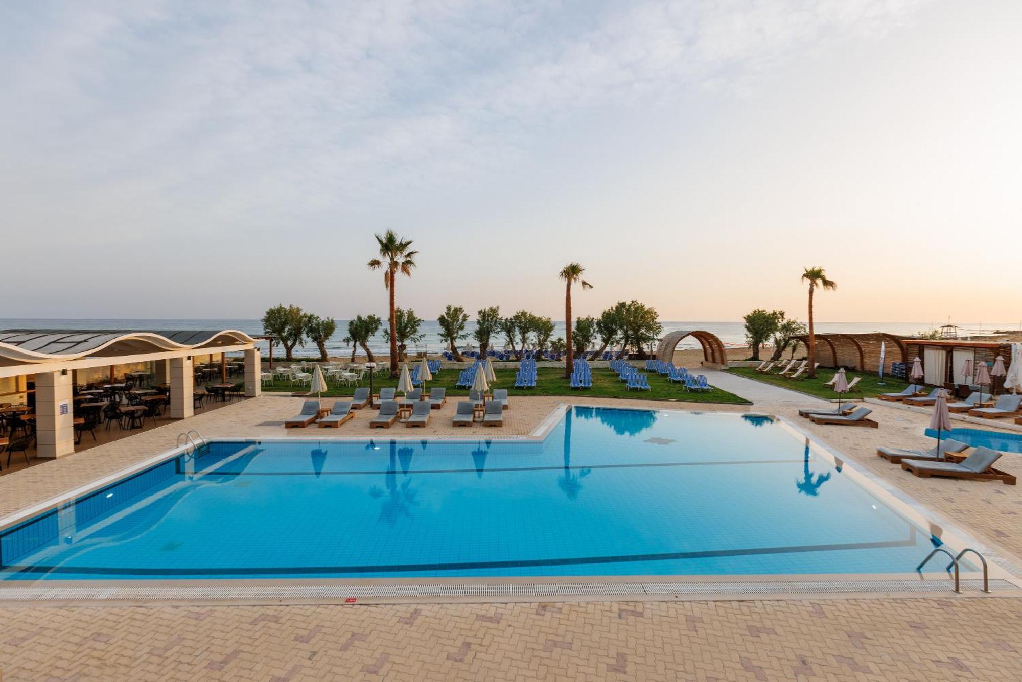 Malia Bay Beach Hotel & Bungalows Esterno foto