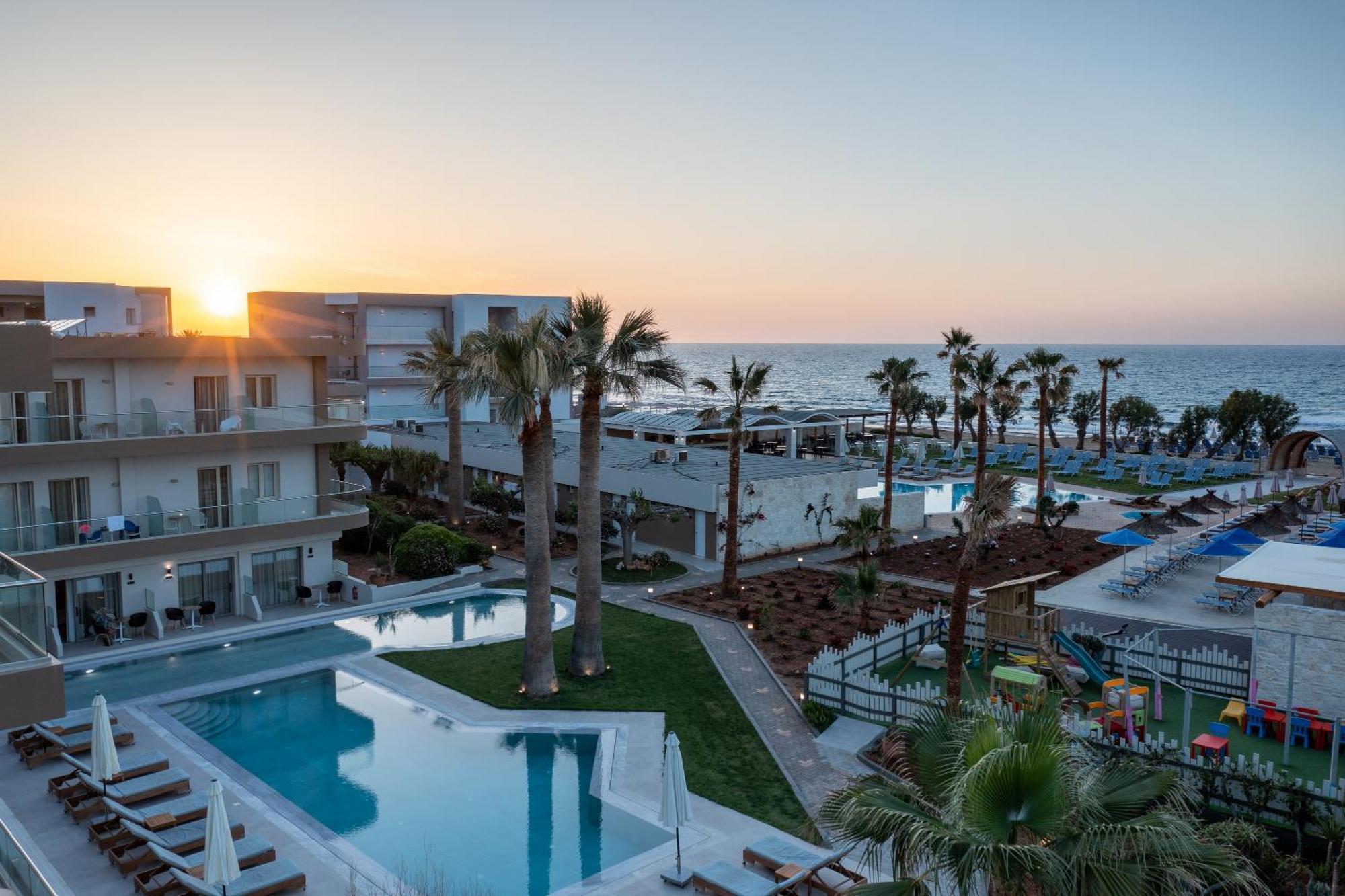 Malia Bay Beach Hotel & Bungalows Esterno foto