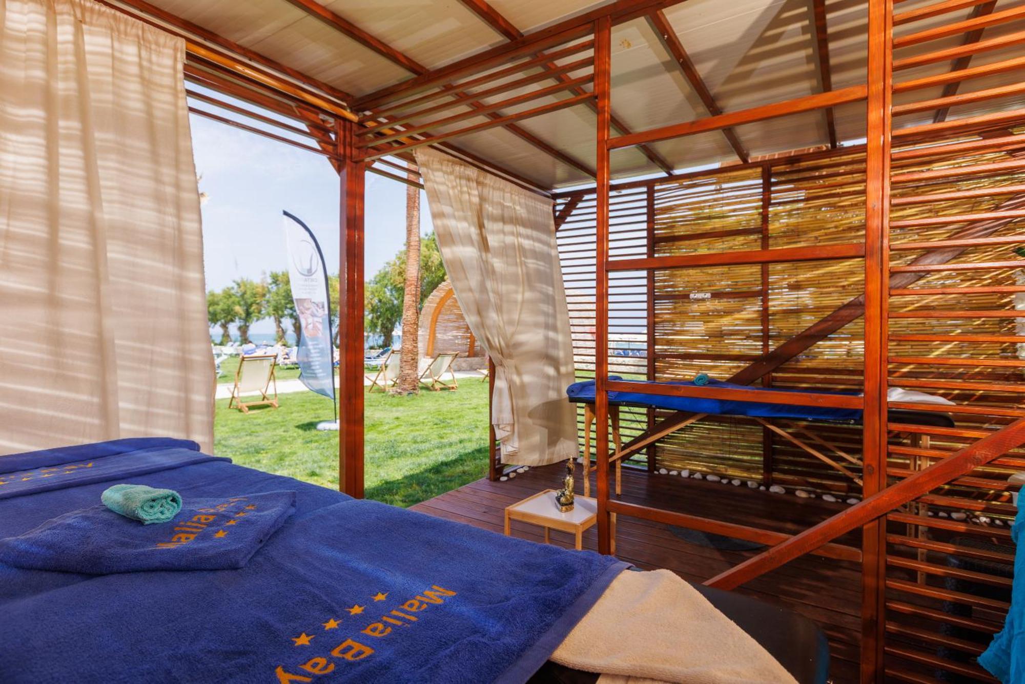Malia Bay Beach Hotel & Bungalows Esterno foto
