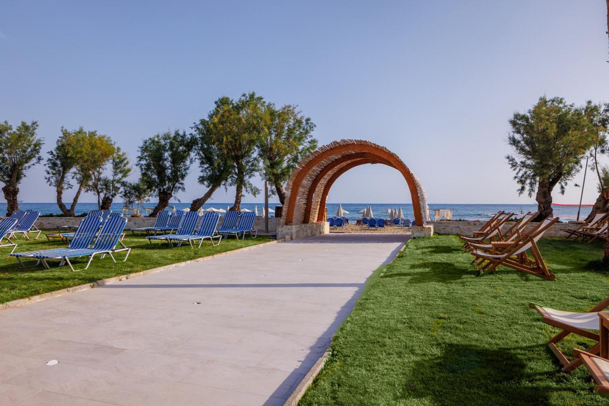Malia Bay Beach Hotel & Bungalows Esterno foto