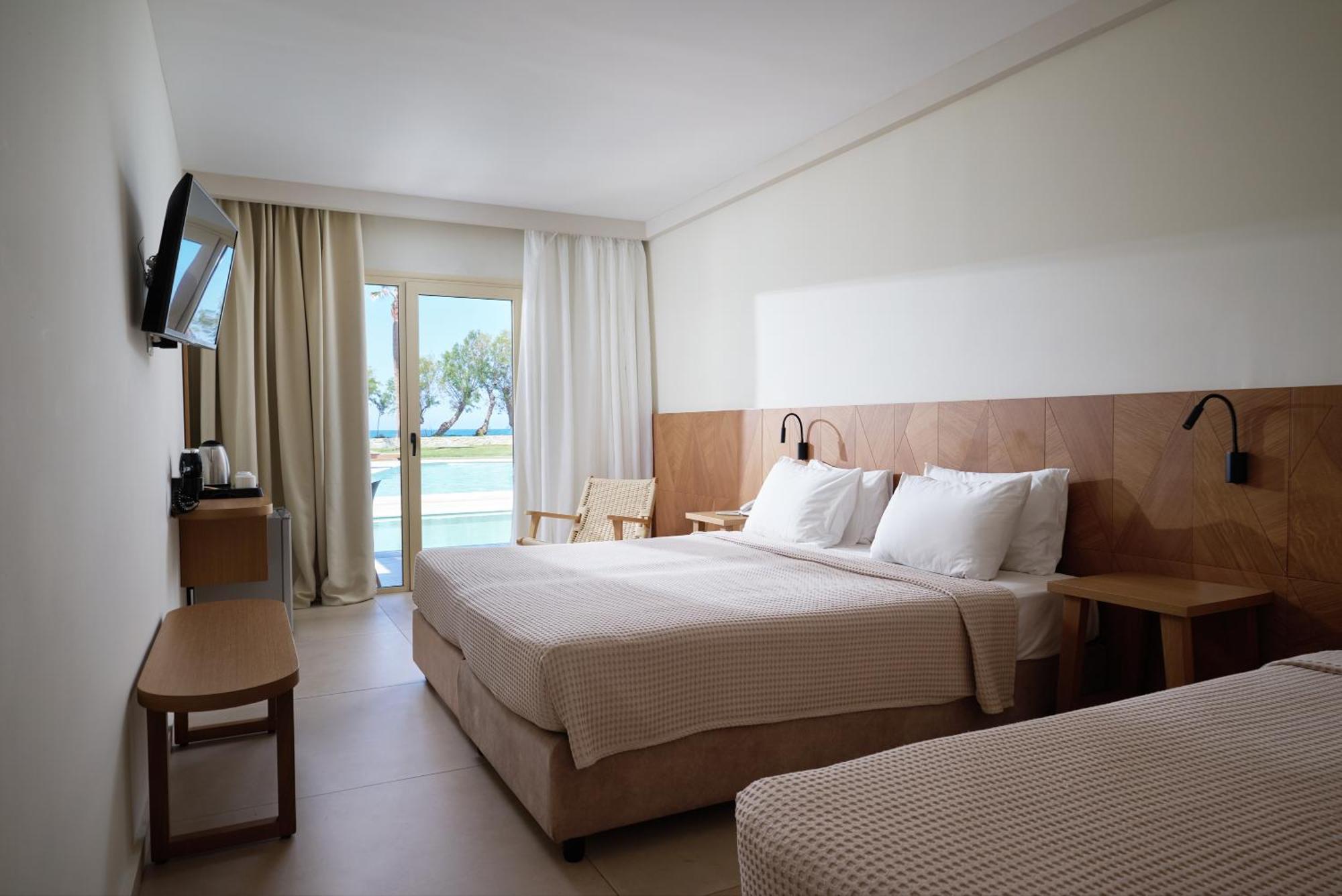 Malia Bay Beach Hotel & Bungalows Esterno foto