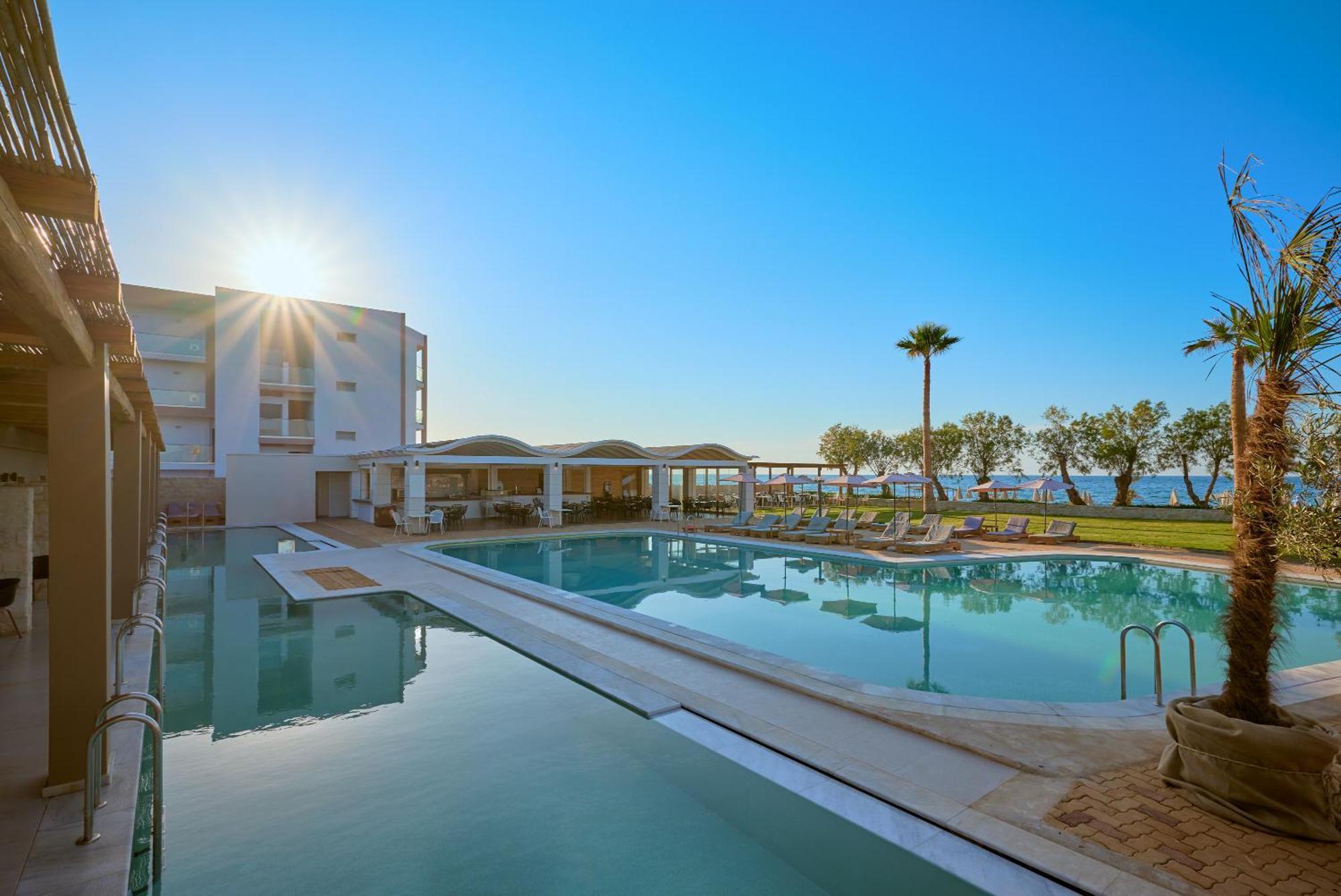 Malia Bay Beach Hotel & Bungalows Esterno foto