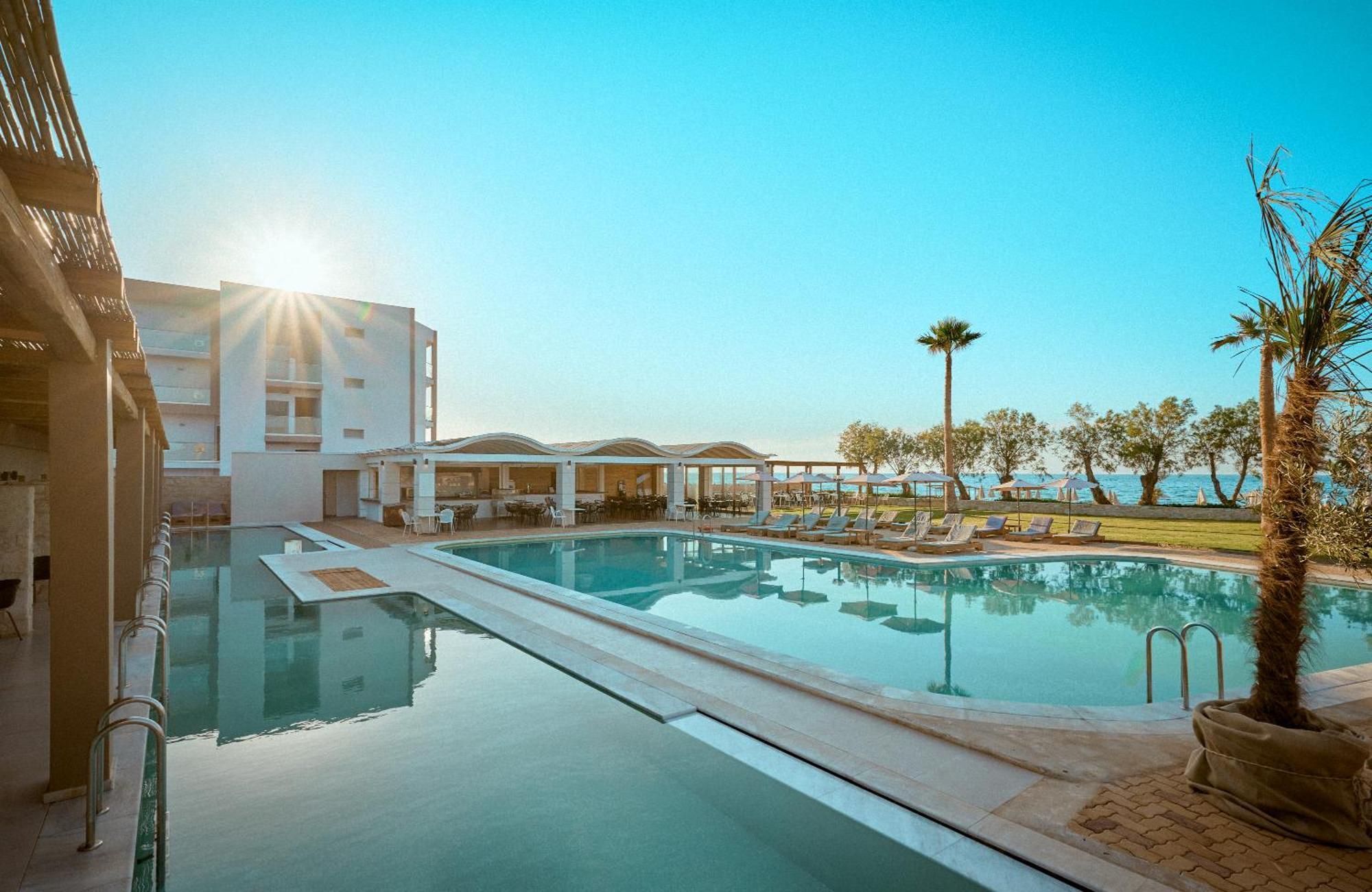 Malia Bay Beach Hotel & Bungalows Esterno foto