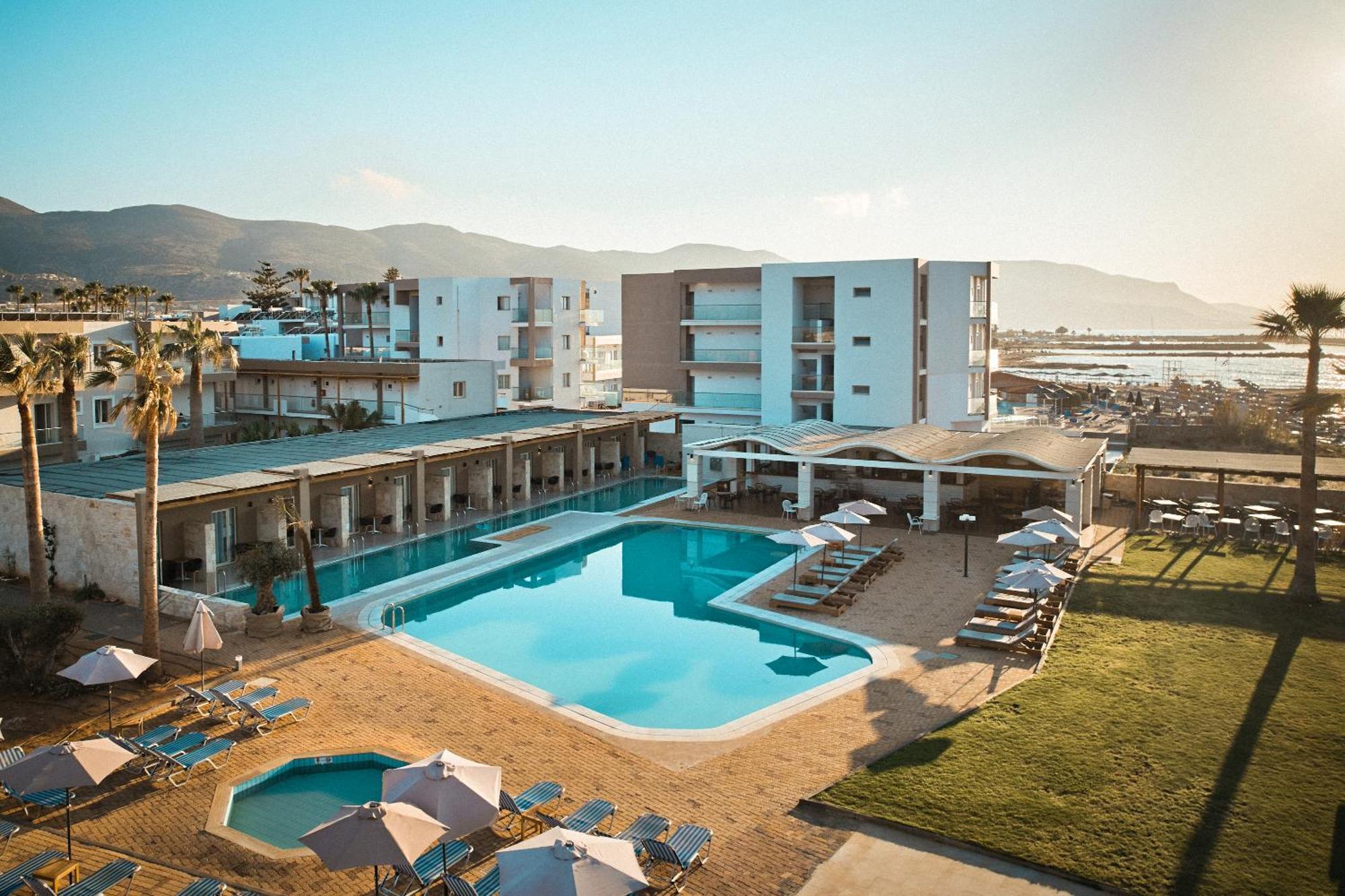 Malia Bay Beach Hotel & Bungalows Esterno foto