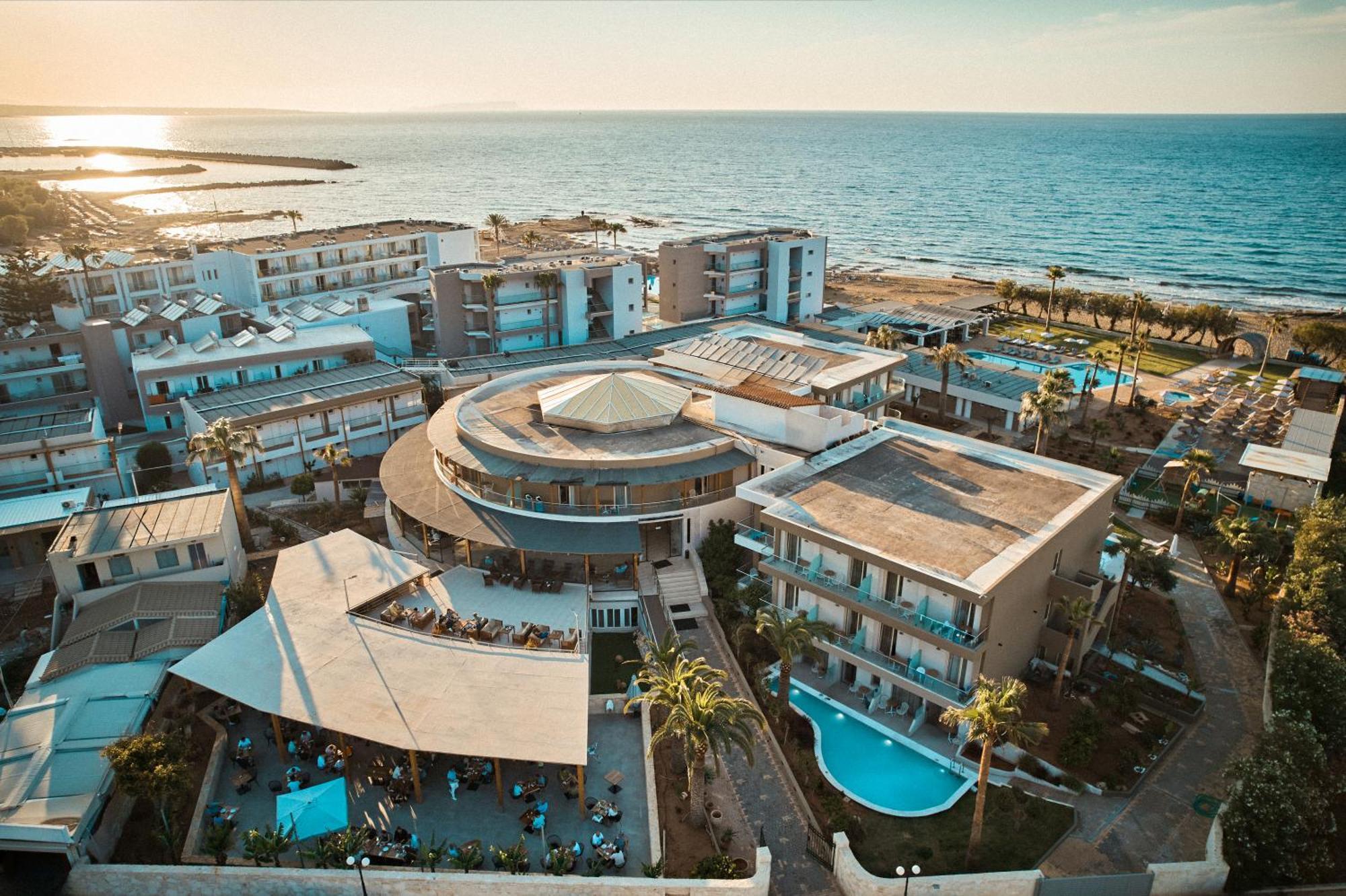 Malia Bay Beach Hotel & Bungalows Esterno foto